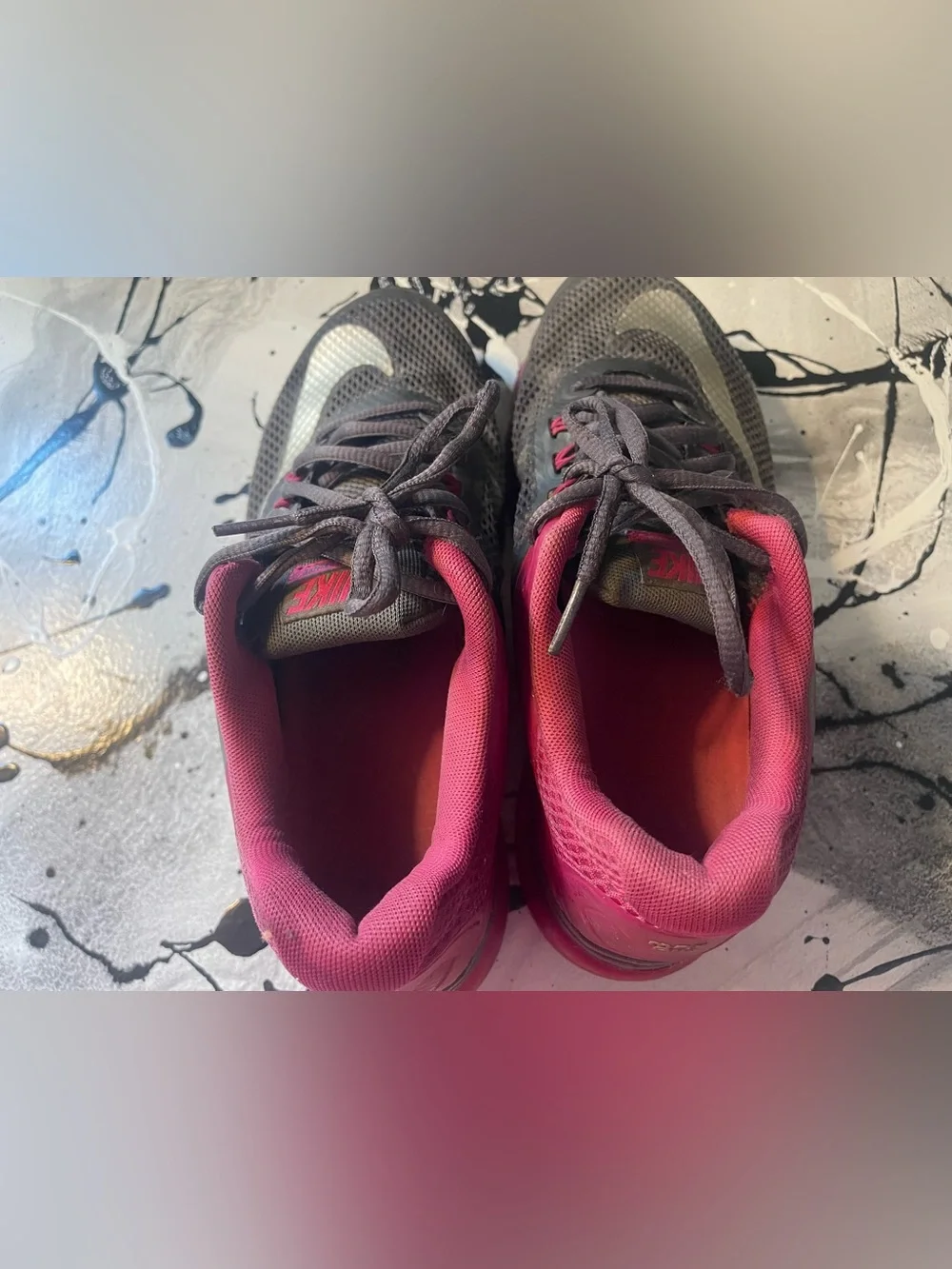 Nike Women's Black and Pink Air Cushion Athletic Shoes